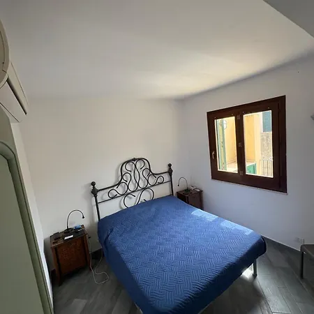 Apartment La *